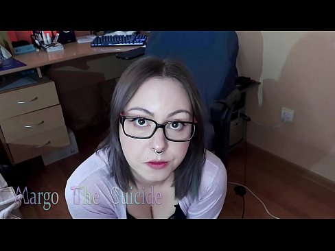 ❤️ Sexy dievča s okuliarmi hlboko fajčí vibrátor na kameru ☑  Sex na nás ☑